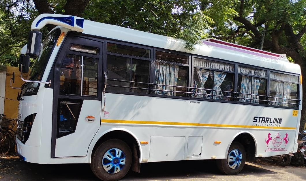 Mahindra Tourister 15 Seater Van